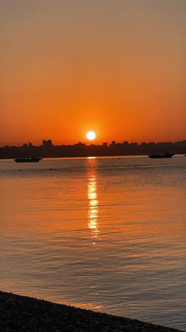 Sonbahar ayında gündoğumu ve sakinlik… #günaydın_hayırlı_sabahlar #konyaaltısahili #beachpark #konyaaltı #gündoğumu 