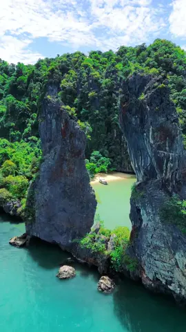 The islands near Phuket without tourists 🌿🌴 📍Kudu Island 🏝️ Phang Nga , Thailand 🇹🇭 #thailand #phuket #phangnga #kuduisland #beachvibes #islandlife #lostinnature #nature #exploring #thailandtravel 