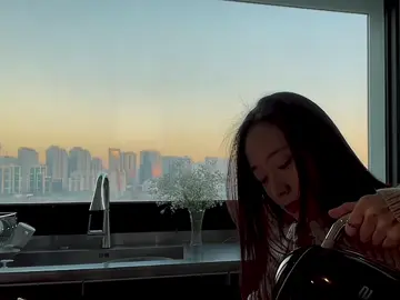 day to night view of the jungs’ kitchen is so serene i’m in love 💫  #krystal #krystaljung #jungsoojung #ralphlauren #quietlife #slowliving #aesthetic #kactress #kidol #kpop #fyp 