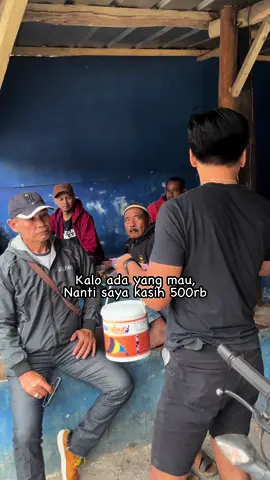 Siapa yang rumahnya mau di cat juga?