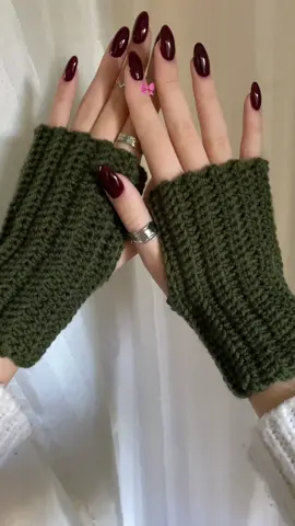 autumn! #crochet #fingerlessgloves #мітенки #crochetbag #вязаніречі 