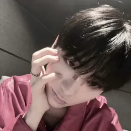 cutest kitten on the street!  #boynextdoor #boynextdooredit #bnd #bndedit #보이넥스트도어 #taesan #hantaesan #taesanedit #태산 #kpopfyp #foryoupage 