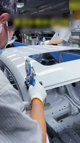 How a 2-tone roof is painted at the factory