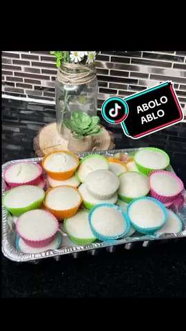Réponse à @Nessa Aurelie recette d’abolo /ablo dans les détails  2 tasses de riz trempé  (470g) -Dans les 2 tasses de riz retire 1/2 tasse (120g) pour faire la bouillie de Baka bien lourde -1e tasse  (235g)de farine de blé  -1e tasse de fécule de maïs (235g)(maïzena) -un sachet de levure boulangère (7g) -5 cuillère à café d’eau tiède pour dilué la levure  -1e tasse de sucre (235g) Fait cuit quelle que ABLO pour voir si elle sont correct si non vous pouvez vous rattraper en ajoutant un peu de farine ou fécule de maïs #abolo #ablo #cotedivoire🇨🇮225 #camerountiktok🇨🇲 #tiktokfrance🇨🇵 #benintiktok🇧🇯 #malitiktok🇲🇱 #senegalaise_tik_tok #tiktokguinée🇬🇳 #tiktoktogo🇹🇬 #cooking #food #ricecake 