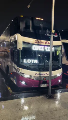 Terminal de buses Estación Central - algunas unidades #busesdechile #busesdelmundo #busologiachilena #busspotter #transantin #altascumbres #pullmantur #emebus