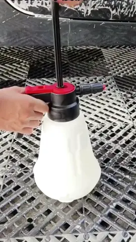 Hand pressure sprayer #fyp #snowfoam #carwash #cleaninghacks 