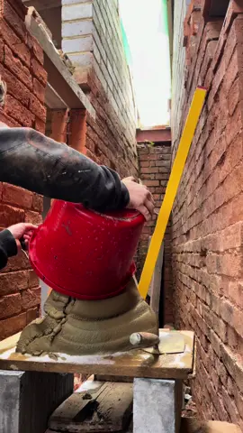 Lovely little pour @Red Gorilla Pro #bricklayer #satisfyingvideo #bricktok #building #asmr #construction 