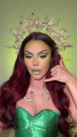 Who is this? 👀🐍 #fyp #mua #halloweenmakeup #medusamakeup 