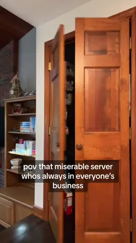 #serviceindustry #pov #customerservice #restaurantindustry #manager #managersbelike #povbartender #skitcomedy #servertok #povserver #servertiktok #skit #serverpov 