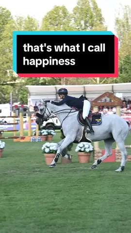 that's what I call happiness @Wilma Hellström  #horse #horses #showjumping #showjumper #horserider #europeanchampionship #happiness #clearround #feieuropeanchampionships 