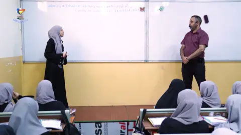 (طالبنا مثل أستاذه) في حروف لن نشرح المادة فقط، بل نجعل من الطلاب والطالبات أساتذة يشرحون الدرس، ويعلمون بقية الطلاب، وهذه الطالبة زينب ميثاق عواد دليل على جودة تدريسنا، فهي تشرح درس الرياضيات وكأنها أستاذة متمرسة، لأنها فهمت المادة بشكل دقيق واستوعبتها وحفظتها بفضل أساتذة رياضيات حروف. الأستاذ ليث الكوفي #المكان: النجف الأشرف/شارع الاسكان/مقابل مستشفى الزهراء التعليمي. للتواصل: 07833446666_07728881666  #حروف_تربية_وتعليم للمشاهده بدقه عاليه اضغط على الرابط ولاتنسى الاشتراك بالقناة  https://youtu.be/laBJ-GtajY8