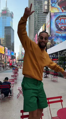 Chaaao NY 🤣🤣 así nos despedimos!!! Haciendo el trend en Time Square 