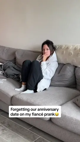 Playing with his life #fyp #foryoupage #viral #couplegoals #couple #daeandemily #comedy @emily lou 🤍 