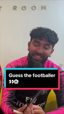 Guess the footballer from these clues👀⚽️ #whoami? #guessthefootballer #foryoupage #footballtrivia #footballtiktok #lamela #lukaku #garethbale 