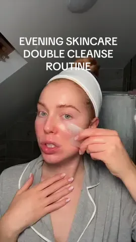 Evening skincare 🫶🏼 #skincareroutine #nightroutine #guasha #tretinoin #skincare #fyp #doublecleansing #doublecleanse 