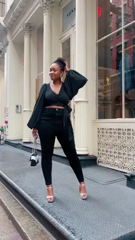 Sometimes i like a good black on black moment #blackfashiontiktok #fallfashion #allblackoutfit #fallstyle  #falloutfitsblackgirl 
