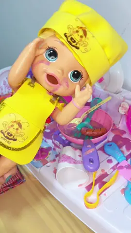Kitchen cleaning time! 🫧🧽 #asmrtoys #cleaning #toys #doll #babyalive #satisfying 