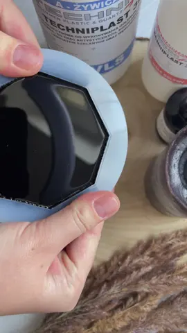 🔊 #demolding #asmr #resin #żywica #rekodzielo #handmade #epoxy #ręcznierobione #autorskie #silikon #żywicaepoksydowa #popielniczka #rozpakowanie 