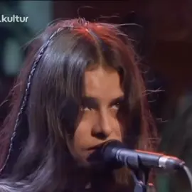 Mazzy Star performing ‘Fade Into You’ live in 1994. #mazzystar #fadeintoyou #90s #1990s #90smusic #fyp #foryou #foryoupage 