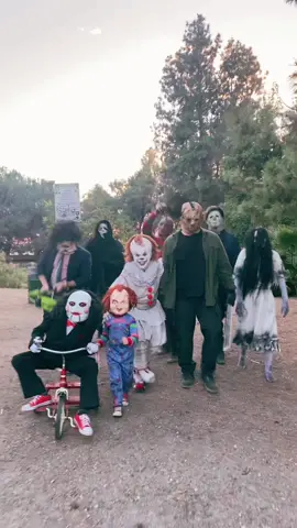 IT’s FRIDAY the 13th! 🤡🎈🛶  #fridaythe13th #halloween #tiktokhalloween #crystallake 