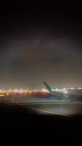 Dubi International Airport Night time take off to Islamabad airport #viralvideo #viraltiktok #foryoupage #traveltiktok #dubai_dxb_uae #airplane #pakistani_tik_tok #paryoupage #🇵🇰🇵🇰🇵🇰🇵🇰🇵🇰🇵🇰🇵🇰 