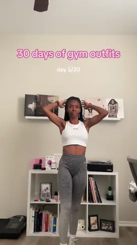 happy friday! 🩵🦋 #30daysofoutfits #30daysofgymoutfits #fittokfam #GymTok #blackgirltiktok #gymoutfits #OOTD #gymootd #fitcheck #gymfit 