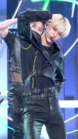 A person requested this so here you go @Shanya sol Zelaya | I deleted the first felix fancam i did because it wasnt this song <3😂 | #felix #straykids #stay #fancam #kpop #fyp #viral #maniacskz 