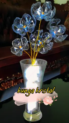 waste bottle craft idea #fyp #waste #wastebottlecraft #DIY #craft #prakaryasekolah #tugassekolah #kreasi #kreatifyuk #botolbekas #kerajinanbotolplastik #limbah #kreasilimbahplastik 