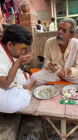 Tarpanam is a Hindu ritual that satisfies the souls of the ancestors and elevates them to higher spiritual planes. The deceased parents and ancestors are offered libations of water and til (sesame). Managed to give tarpanam for my ancestors in Kasi at Gangga river side. So blessed. 🙏🏻 #Varanasi #kasi #tarpanamritual #tarpanam #hindu #Tamil #kaasi #Khasi #ganggariver #amavasai 