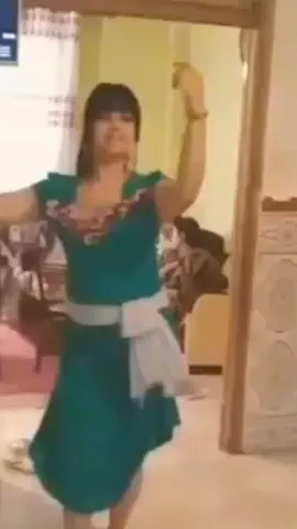 تخيل الليلة يجيك ميساج مكتوب فيه نبغيك وجامي نسمح فيك..!🥺💔💍