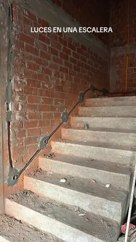 #arquitectura #arquitecto #casa #casamoderna #departamento #ingenieria #ingeniero #escaleras #escalera #luces #escaleramoderna 
