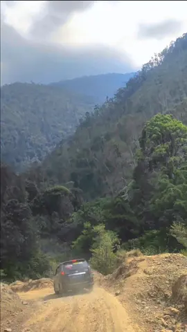 👍#fypシ゚viral🖤tiktok #omprengfamilymorowali #sulawesiselatan #lintasmorowali #jalursebaseba 