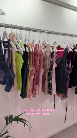 Sometimes its just that way💁‍♀️  #y2k #y2kfashion #kardashians #camitops #camitopsavailable😍 #secondhandfashion #thriftshop #thriftingfinds #thriftwithme #clothesidontregretbuying 