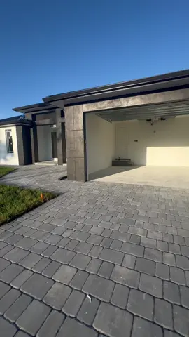 Instalacion de epoxy profesional . Epoxy 239 #epoxy239 #capecoral #naples #lehigh #garageepoxy #epoxygarage 