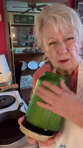 Caramel Popcorn with Pecanswww.priesters.comPLEASE   PRESS THE SHARE BUTTON FOR  ME. ALSO WATCH TO THE END. What a fun and busy day I had. At the end  of this video I put a few pictures to look at. Remember to