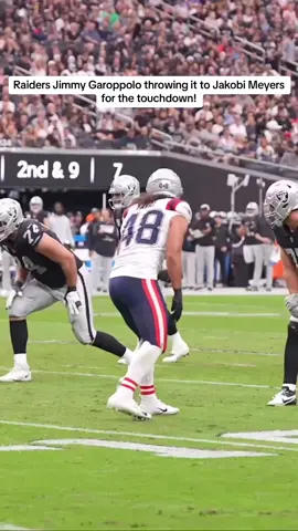 #raiders #quarterback Jimmy Garoppolo thrwing it to #JakobiMeyers for the touchdown against the #patriots #nfl #football 