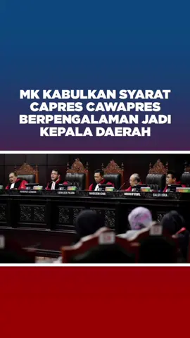 Mahkamah Konstitusi (MK) menerima uji materi yang diajukan mahasiswa asal Kota Solo bernama Almas Tsaqibbirru Re A. terkait batas usia capres-cawapres yang diatur dalam pasal 169 huruf q Undang-Undang Pemilu. Perkara itu bernomor 90/PUU-XXI/2023. Pemohon ingin MK mengubah batas usia minimal capres-cawapres menjadi 40 tahun atau memiliki pengalaman sebagai kepala daerah baik di tingkat provinsi, kabupaten atau kota. #SidangMK #UsiaCapres #Cawapres 