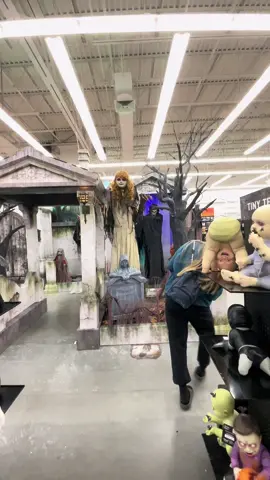 Two scared girls go to spirit #spirit #halloween #spookyseason #scared #scary #spirithalloween 