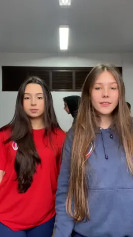 Mais novo… 🥷 #foryoupage #dancinha #fyp #loira #morena #dancinhasdotiktok #escola 