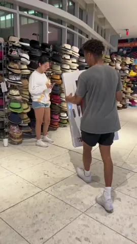 What should i give the next person? 🤔