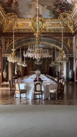 Comedor de Gala, Palacio Real de Madrid #architecture #spain #interiordesign #monarchy #royalcore #luxury #castle #palace #foryou  