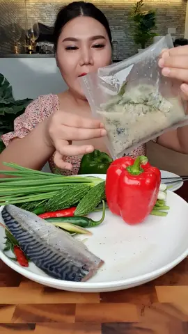 ปลาดองเกลือยายจีจี้ป่นไข่ #ยั่วๆจร้า #นักชิมอาหาร #อร่อยบอกต่อ #tiktokพากิน #tiktokfood #ห้องครัวtiktok #ไอซ์ซี่กินยั่ว #ไอซ์ซี่กินนัว #ปลาดองเกลือรัสเซีย 