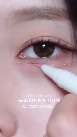 Chiếc Twinkle Pen Liner đa công dụng dành tặng cô gái đam mê makeup blink blink  💫 #romand #romandvn #nhumat #sonkem #makeup #xuhuong