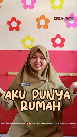 #geraklagu yang bisa jadi salah satu cara untuk mengenalkan bentuk geometri lewat bagian rumah, 'Aku Punya Rumah' oleh Us Anis👏👏 #geraklagupaud #geraklaguanakpaud #kbitalhidayah #karanggede 