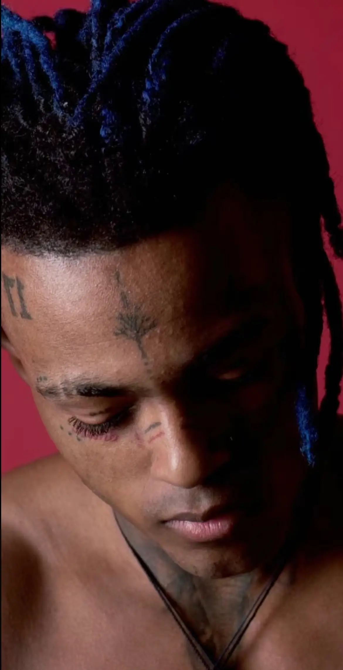 Here are some New Unreleased close-up Photos  of XXXTENTACION’s photoshoot with the Blue Dreads by Jack Mckain✨📸🖼️🙅🏾‍♂️🕊️💖😌