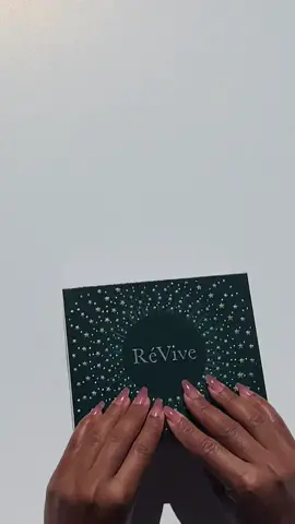 This holiday, give the gift of radiant skin with @reviveskincare Renewal Collection Holiday Box. This iconic renewal duo helps deliver skin revitalization, hydration and protection. It includes: Moisturizing Renewal Day Cream SPF 30 Broad Spectrum (UVA/UVB) Sunscreen - a luxurious cream formulated to treat, hydrate, and protect skin against UV damage, premature against UV damage, premature aging, and daily environmental aggressors. Moisturizing Renewal Cream Nightly Retexturizer - an iconic night cream that works while you sleep to gently exfoliate, smooth, and moisturize skin.  #ad#skincareholidayset 