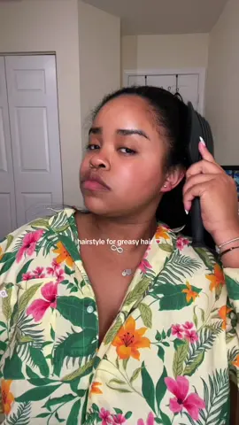 lil half up half down moment 🥹 #hairstyle #hairstyles #hair #flatironcurls #pinteresthairstyles #hairstyleideas #greasyhair #fyp 