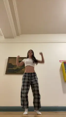 Well shes feeling herself today… #fupagee #danc #deliremix 