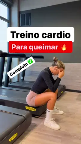 Perdendo gordura com um TREINO COMPLETO de cardio para vc fazer ✅ Já salva para você fazer e QUEIMAR tudo 🔥 O cardio intenso desempenha um papel importante na queima de gordura devido a vários motivos:👇🏽 Aumento da Queima de Calorias: O cardio intenso eleva a frequência cardíaca, aumentando a taxa de queima de calorias durante o exercício.✅ Efeito Pós-Treino: O treino intenso cria um déficit de oxigênio no corpo, que leva a um aumento no consumo de oxigênio pós-exercício (EPOC). Isso significa que você continua a queimar calorias após o treino para se recuperar, contribuindo para a queima de gordura.✅ Melhora na Capacidade Cardiovascular: O cardio intenso melhora a saúde cardiovascular, permitindo treinos mais longos e intensos, o que pode resultar em maior queima de gordura a longo prazo.✅ Redução de Gordura Corporal: Quando combinado com uma dieta equilibrada, o cardio intenso ajuda a criar um déficit calórico, o que é essencial para a perda de gordura corporal, lembre de usar ele sempre PÓS TREINO DE FORÇA.✅ Além disso, a combinação de cardio intenso com treinamento de força de musculação É PRIMORDIAL, uma vez que a massa muscular ajuda a queimar mais calorias em repouso e te ajuda a ficar com corpo mais sequinho e modelado. 🏆 Gostou dessa dica? Me segue para mais @brunoosimoes ✅ #emagrecimentofeminino #queimargordura #emagrecimentorapido #treinofeminino 