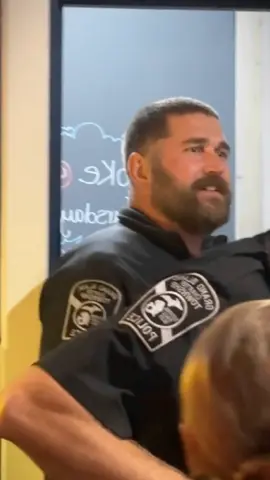 I think i fell in love... #bigboy #copsoftiktok #fyp#fyp  #men #muscle #beard #hairy #pecs #pecbounce #gay #flex #daddy #abs #sweaty #sweat #man #musclebear #musclegod #alpha #lgbt 